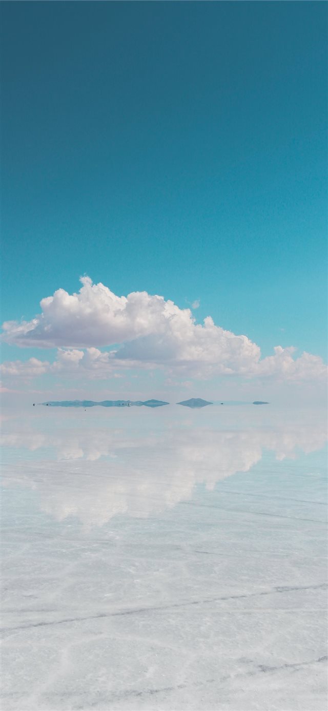 Uyuni Salt Flat  Bolivia iPhone 11 wallpaper 