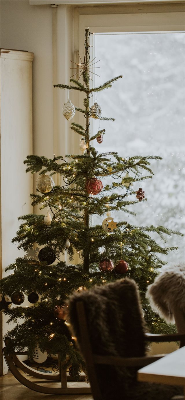 christmas tree iPhone X wallpaper 