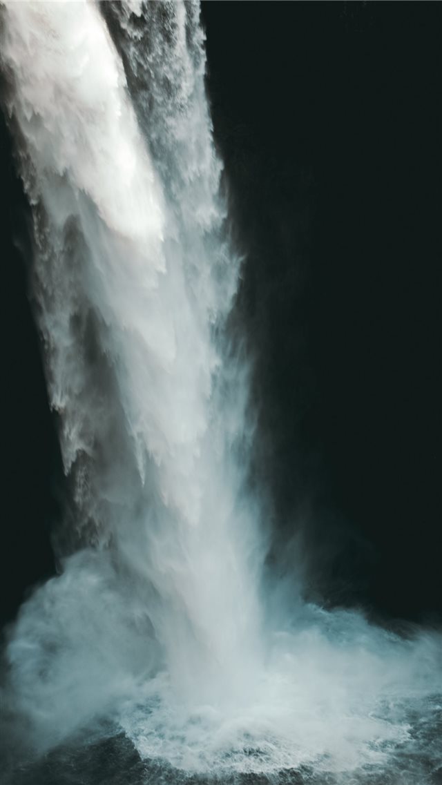 waterfall iPhone SE wallpaper 