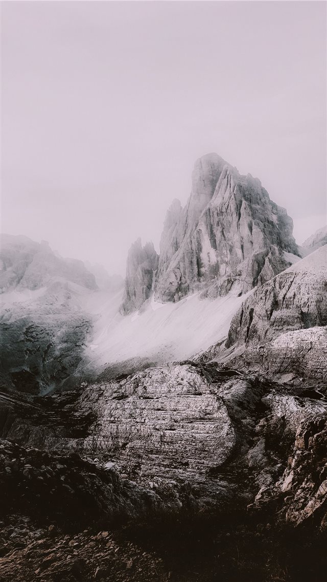 Dolomites  South Tyrol  Italy iPhone SE wallpaper 