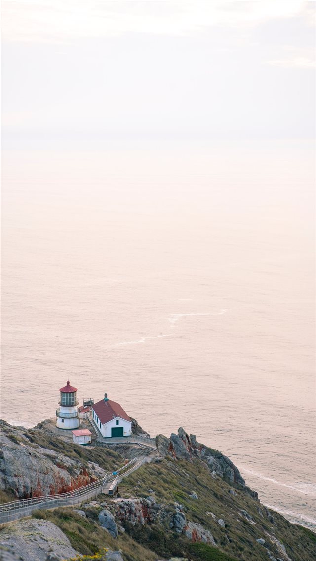 The Point Reyes Lighthouse Visitor Center  Inverne... iPhone 8 wallpaper 