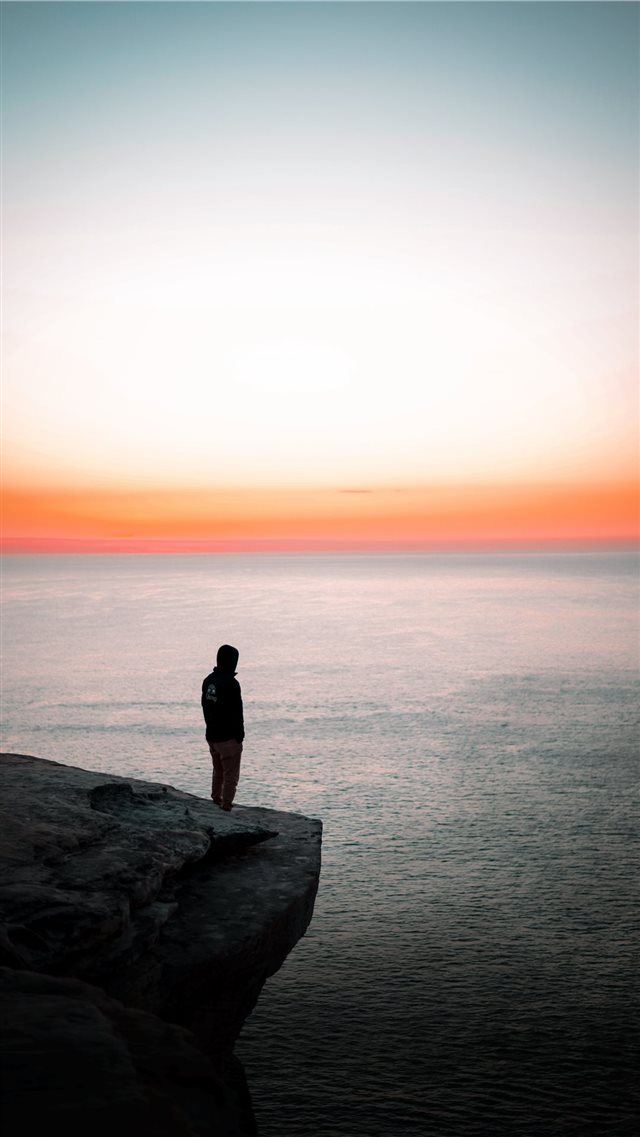 Edge of the world iPhone 8 wallpaper 