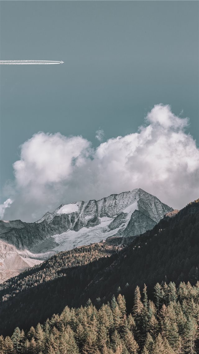 Nature and technique iPhone 8 wallpaper 