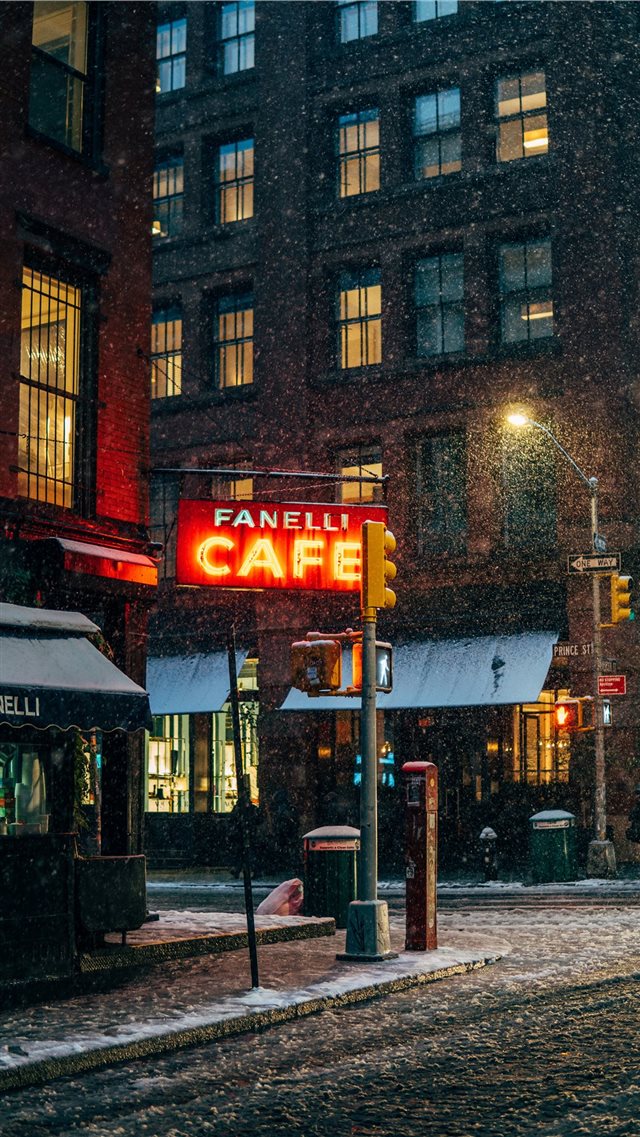 First snow in New York iPhone 8 wallpaper 