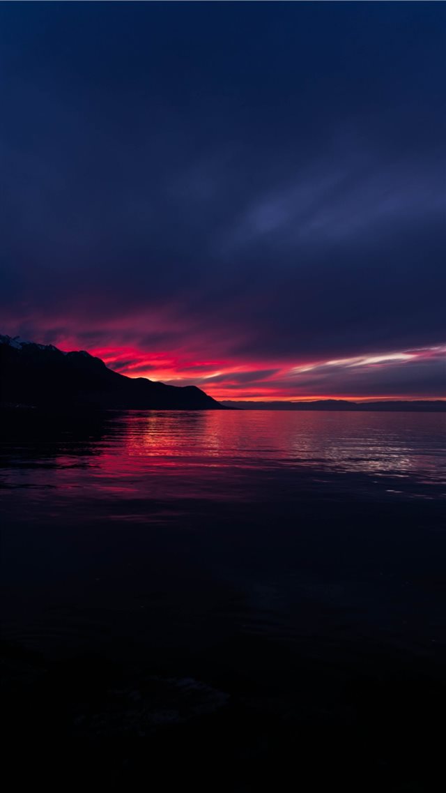 Colorful sunset 💜 iPhone 8 wallpaper 