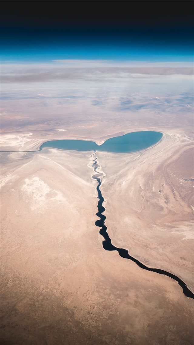 Bleeding out Aral Sea in Central Asia iPhone 8 wallpaper 