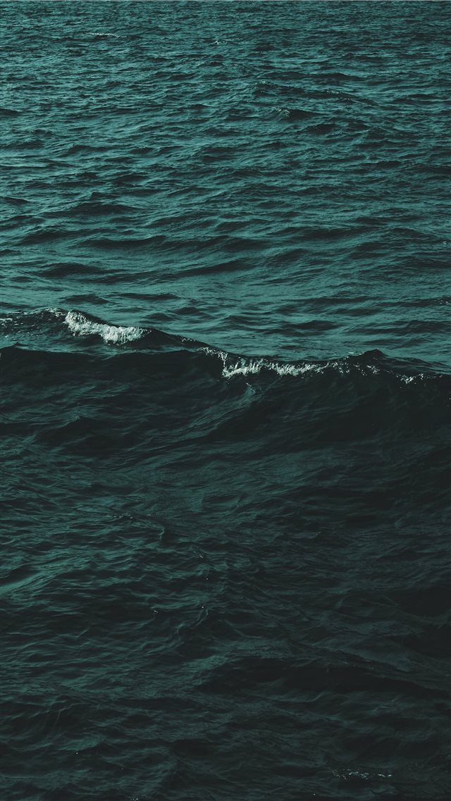 sea waves iPhone 8 wallpaper 