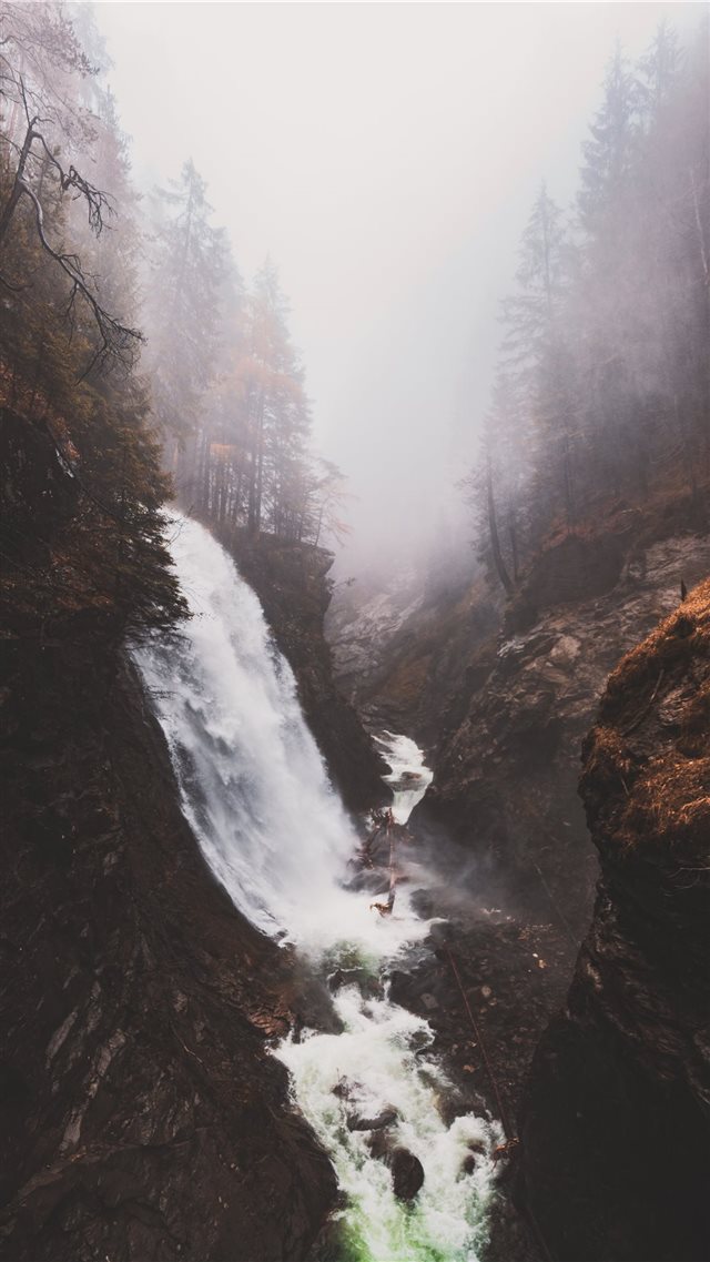 waterfalls iPhone SE wallpaper 
