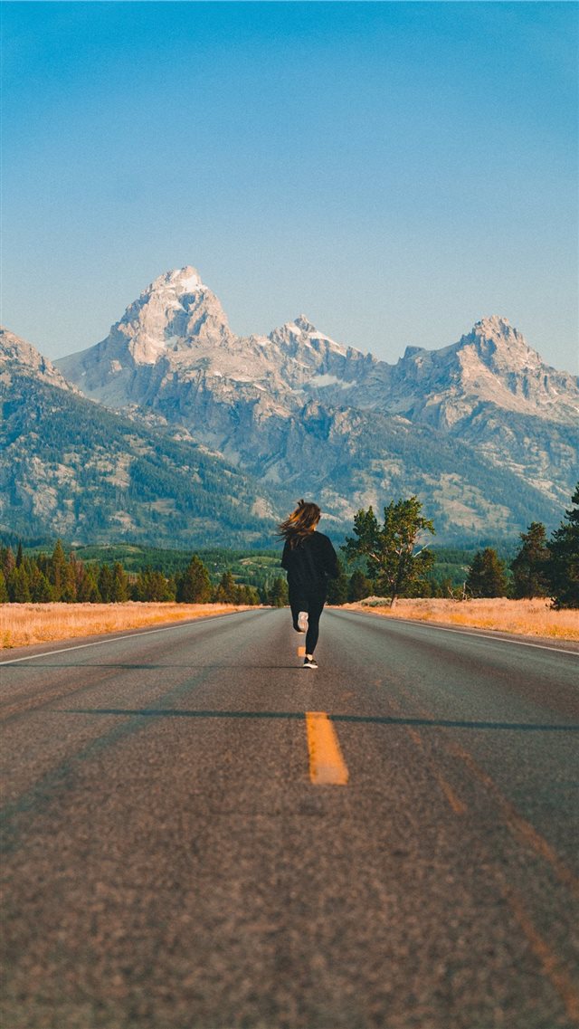 Running to the mountains  iPhone 8 wallpaper 