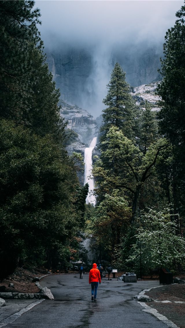 Yosemite Falls  USA iPhone 8 wallpaper 