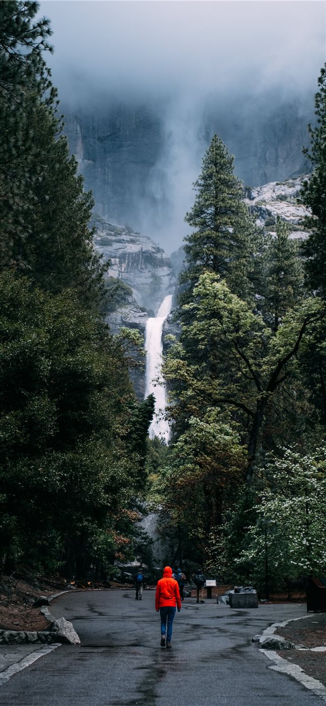 Yosemite Falls  USA iPhone X wallpaper 