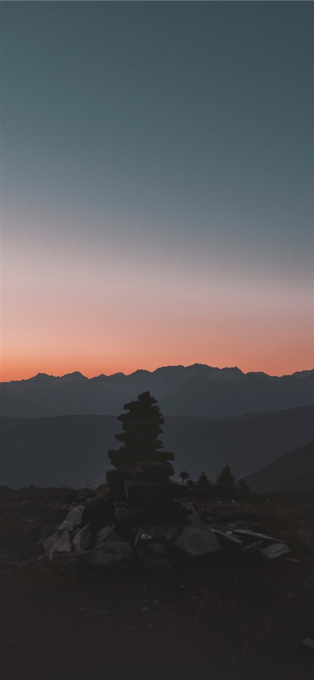 Silhouette of the Zillertal Alps! iPhone X wallpaper 