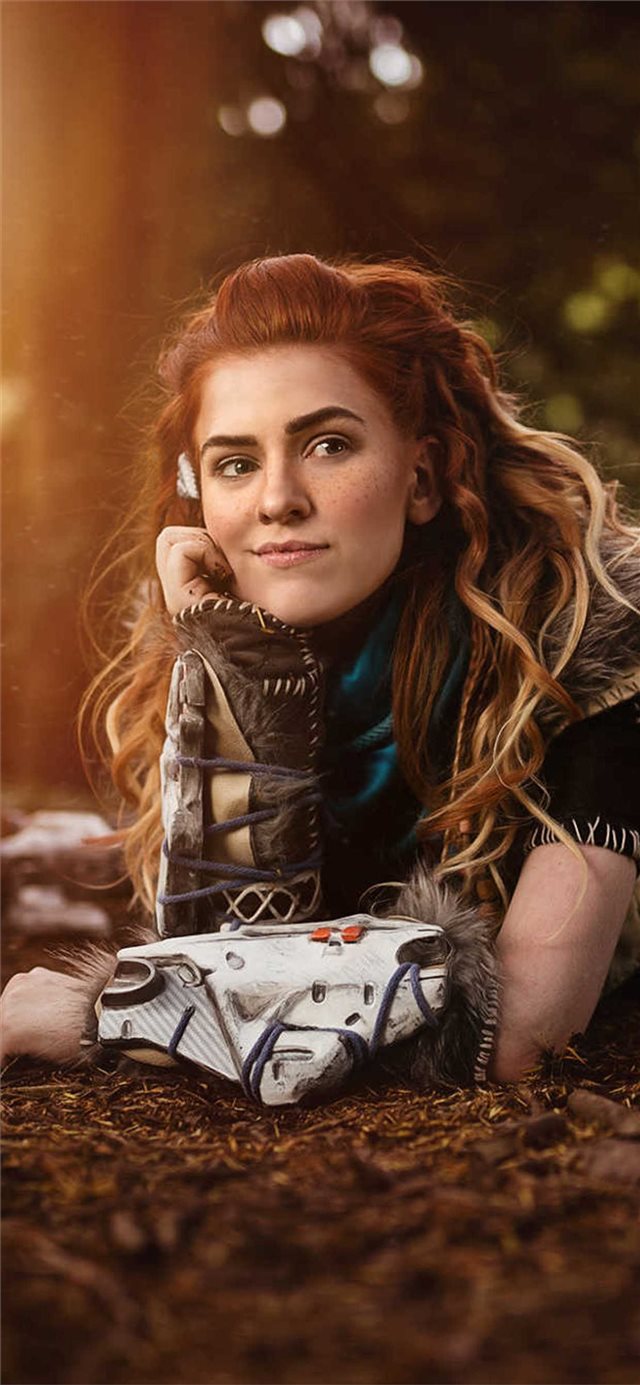 aloy from horizon zero dawn cosplay iPhone X wallpaper 