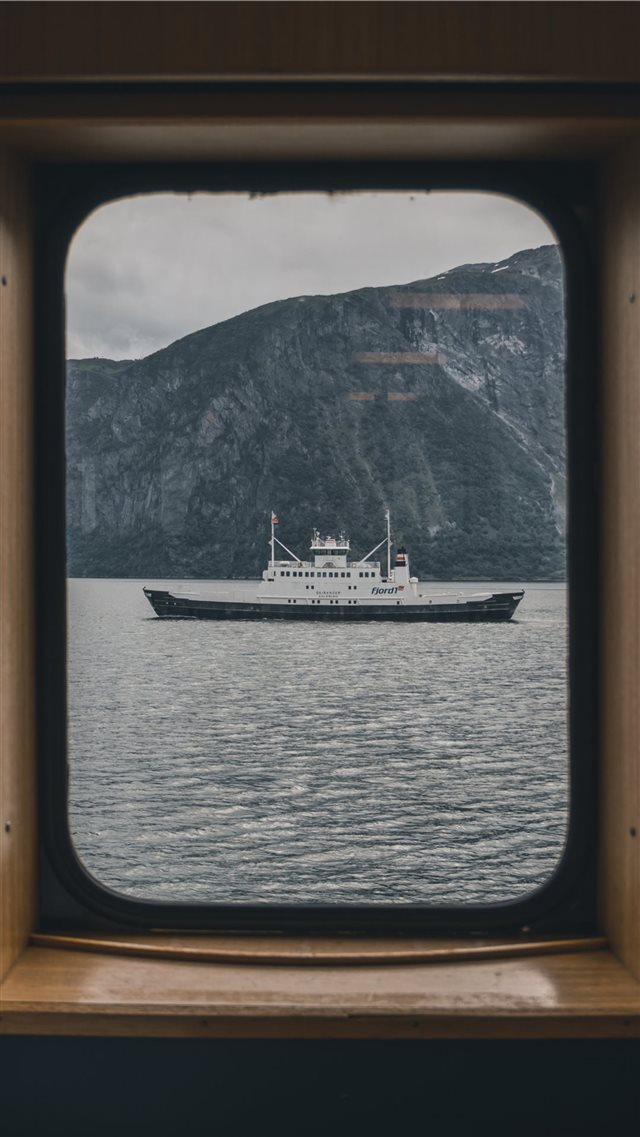 white and black ship iPhone 8 wallpaper 