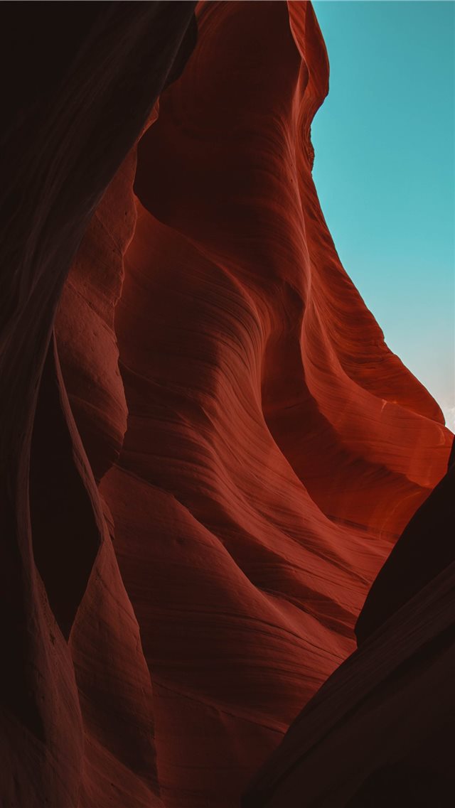 brown rock formation iPhone SE wallpaper 