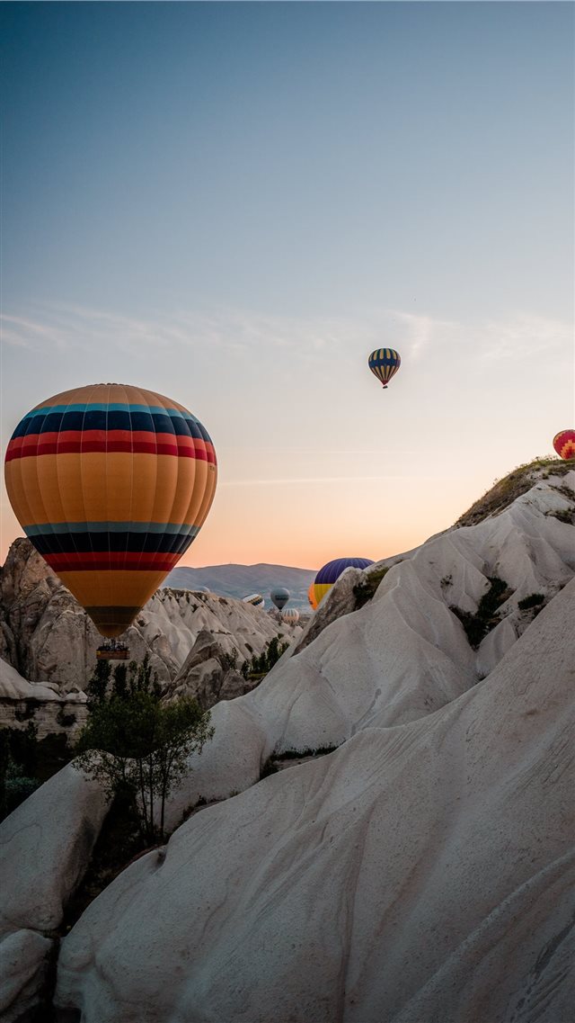 yellow and multicolored hot air balloon iPhone 8 wallpaper 