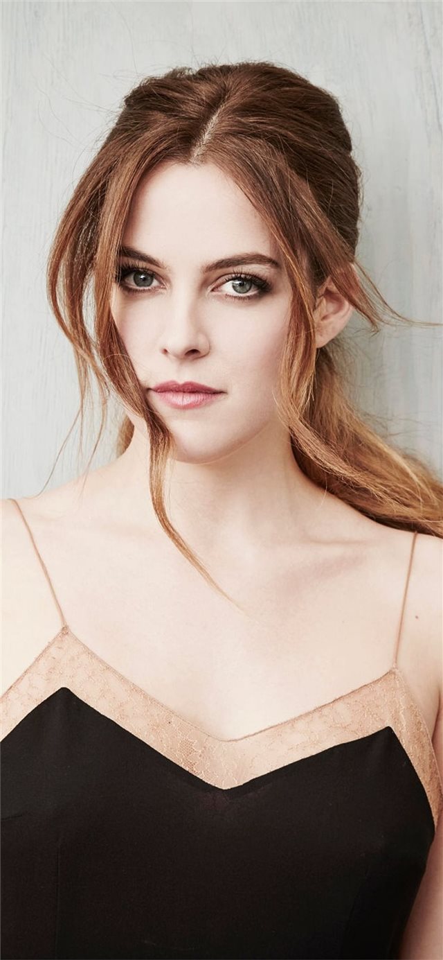 riley keough celebrity iPhone X wallpaper 