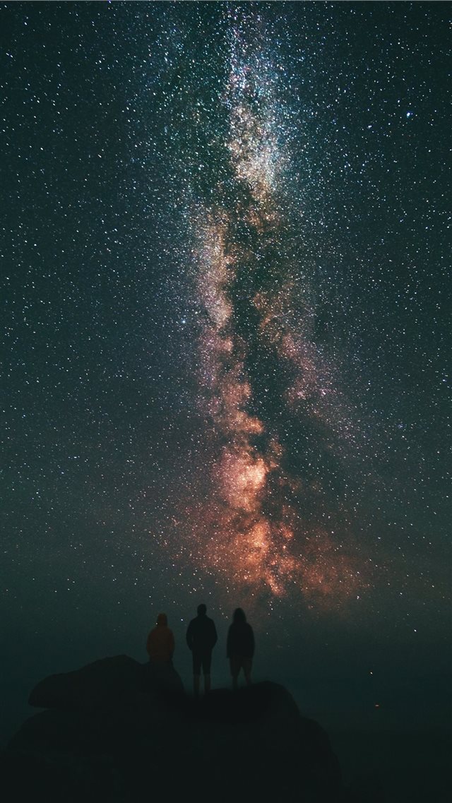 three person looking stars and milky way iPhone 8 wallpaper 