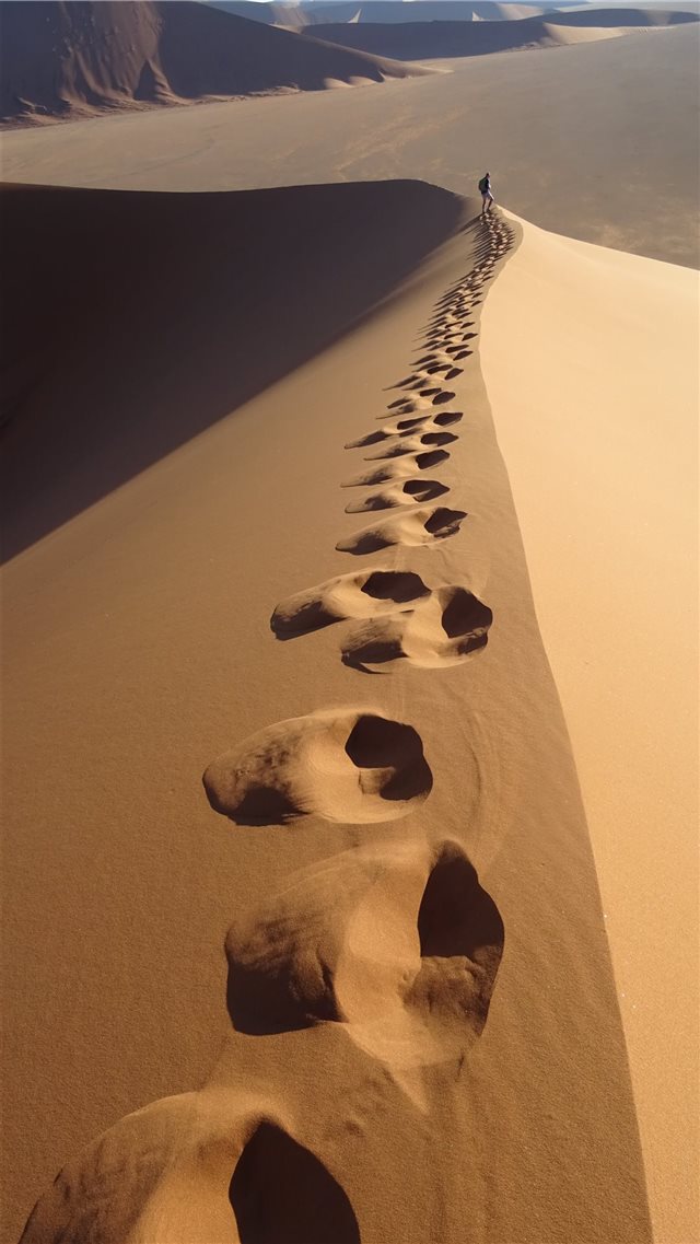 footsteps on desert iPhone 8 wallpaper 