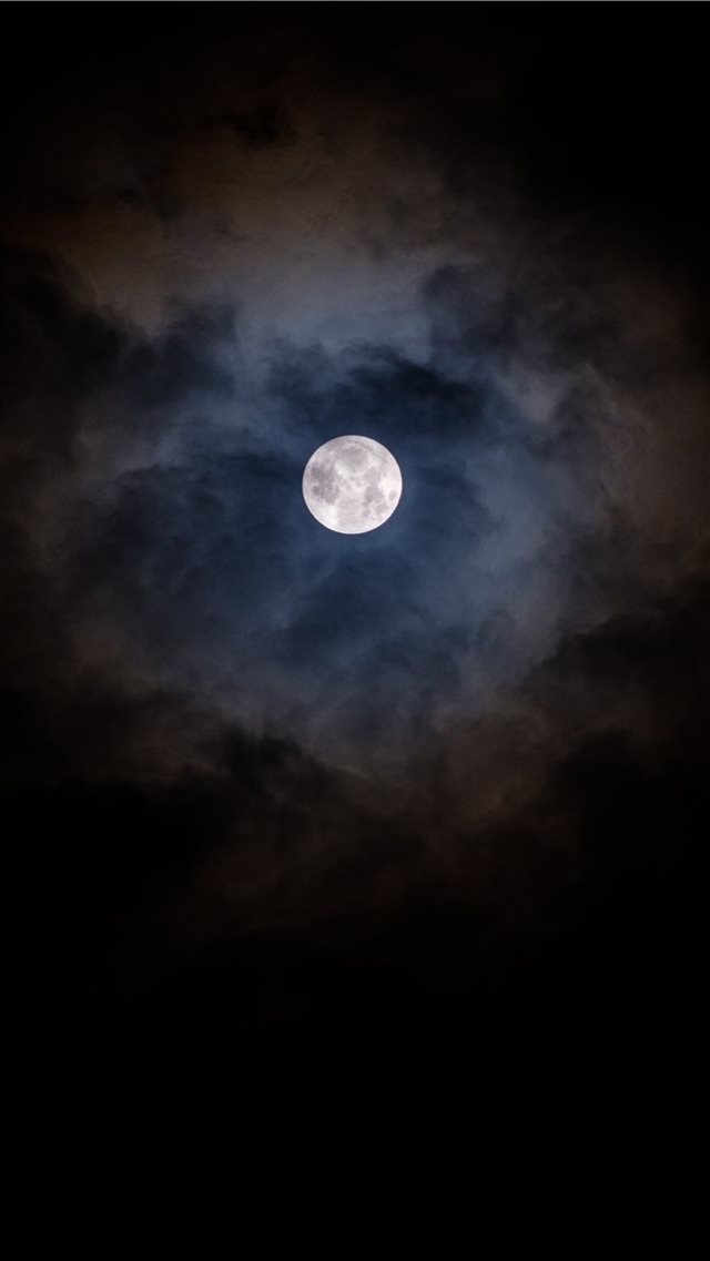 full moon iPhone 8 wallpaper 