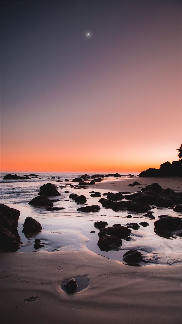 picture of a rocky beach iPhone 8 wallpaper 