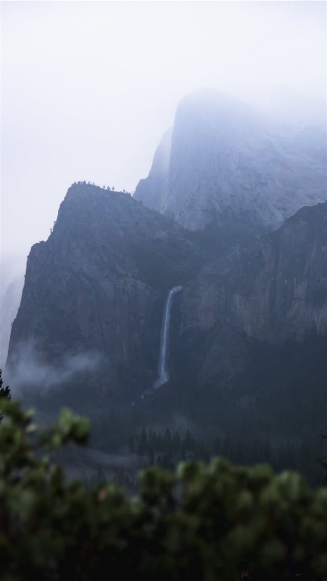 waterfall in mountain cliff iPhone 8 wallpaper 