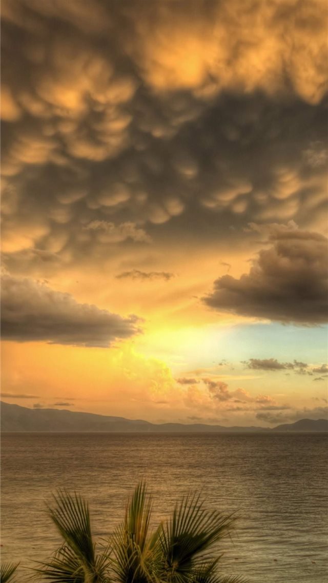 Scenic sunset sky clouds iPhone 8 wallpaper 