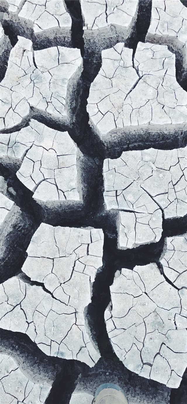 It s been a long time without rain in Arizona I to... iPhone X wallpaper 