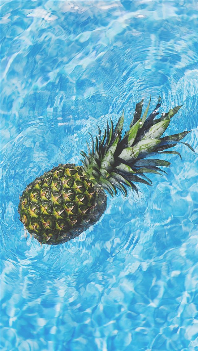 pineapple in water iPhone 8 wallpaper 