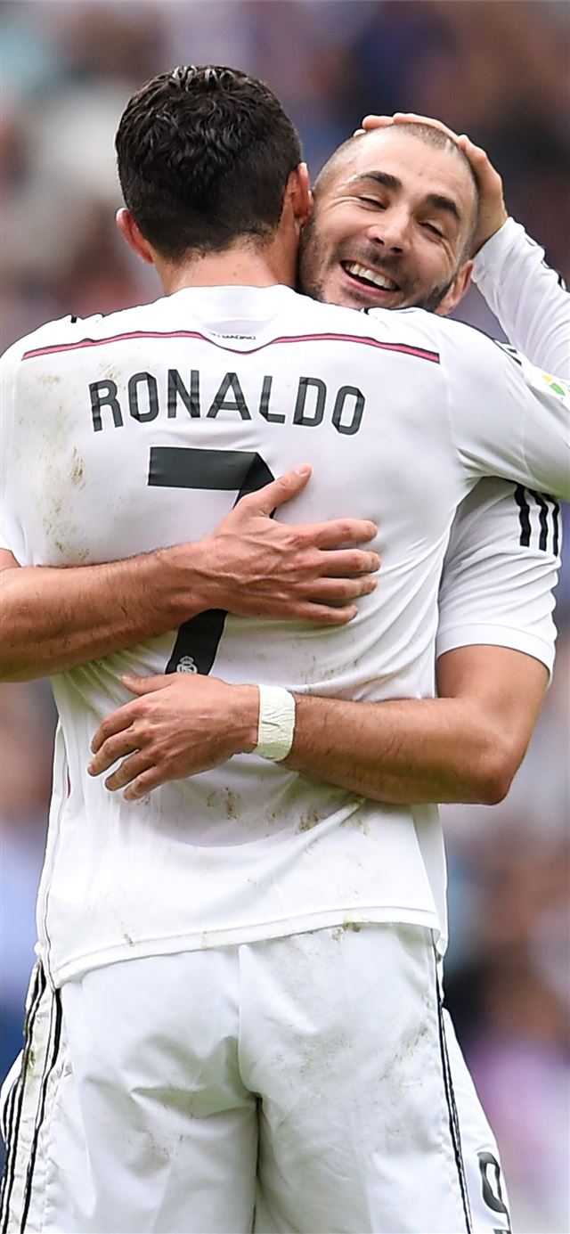 Karim Benzema Real Madrid back French striker iPhone 11 wallpaper 