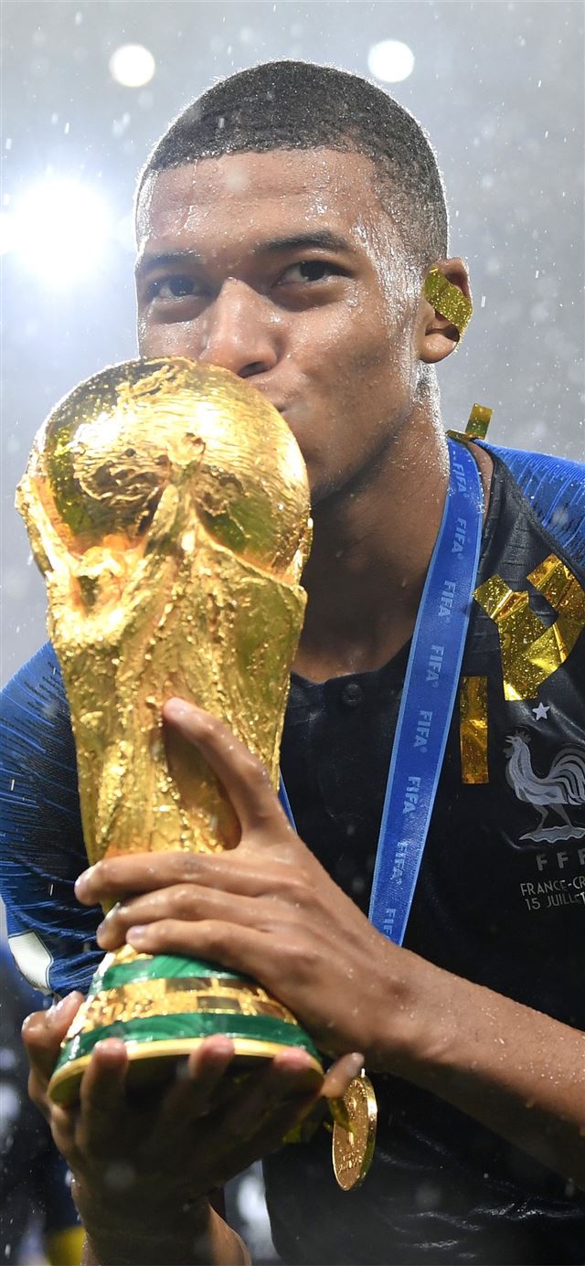 Kylian Mbappe Celebrates FIFA World Cup Win Samsun... iPhone X wallpaper 