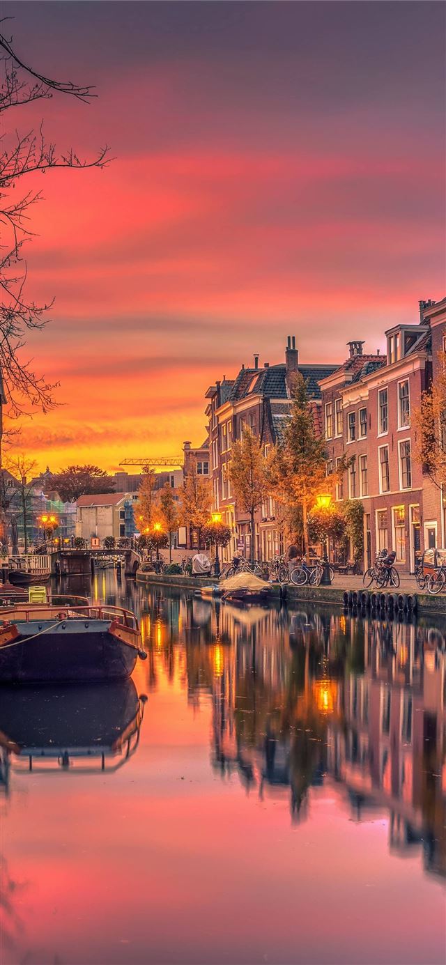 Amsterdam iPhone 11 wallpaper 