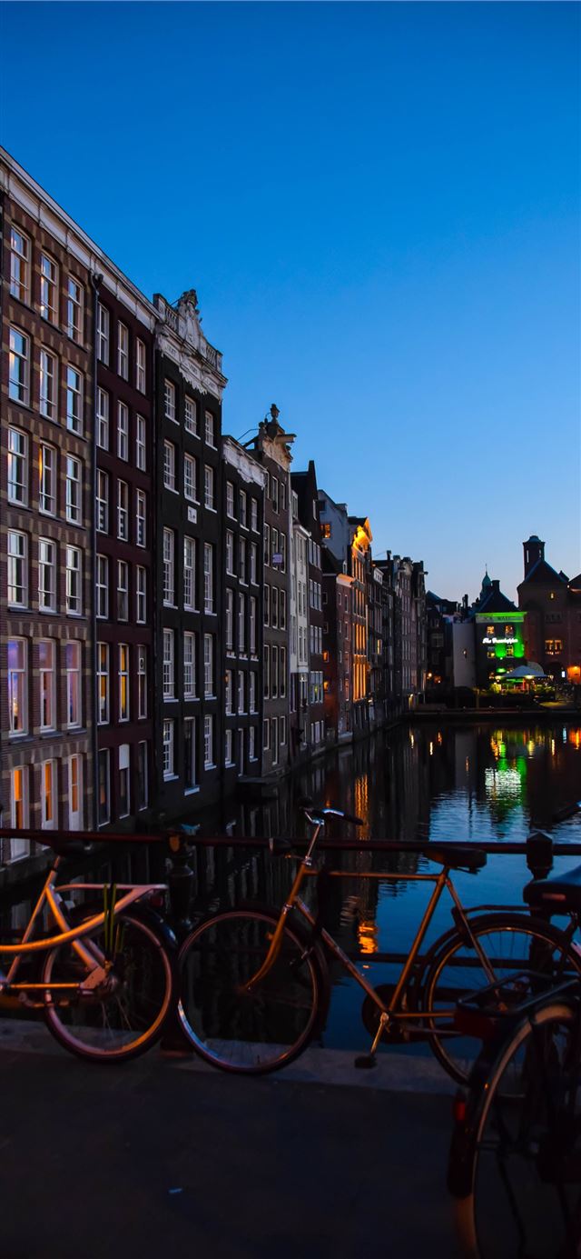 Amsterdam iPhone 11 wallpaper 