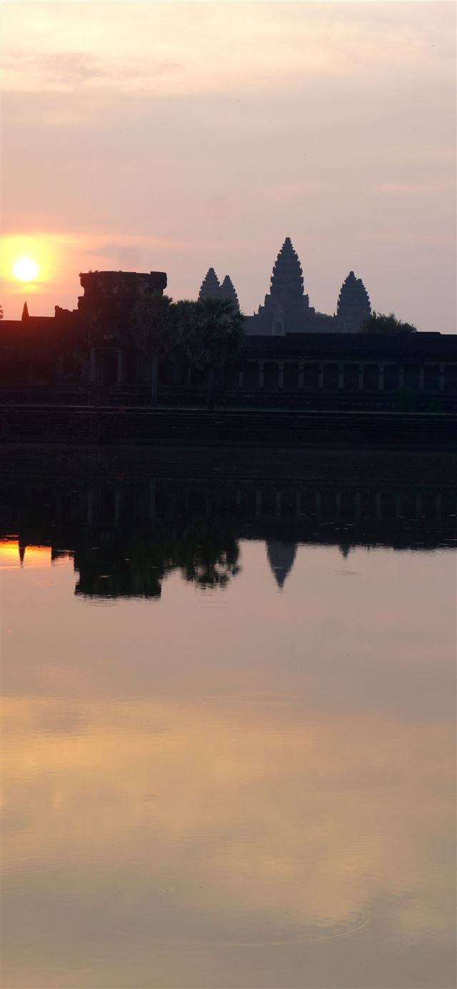 Angkor Wat Prepare for a Photograph Deluge iPhone 11 wallpaper 