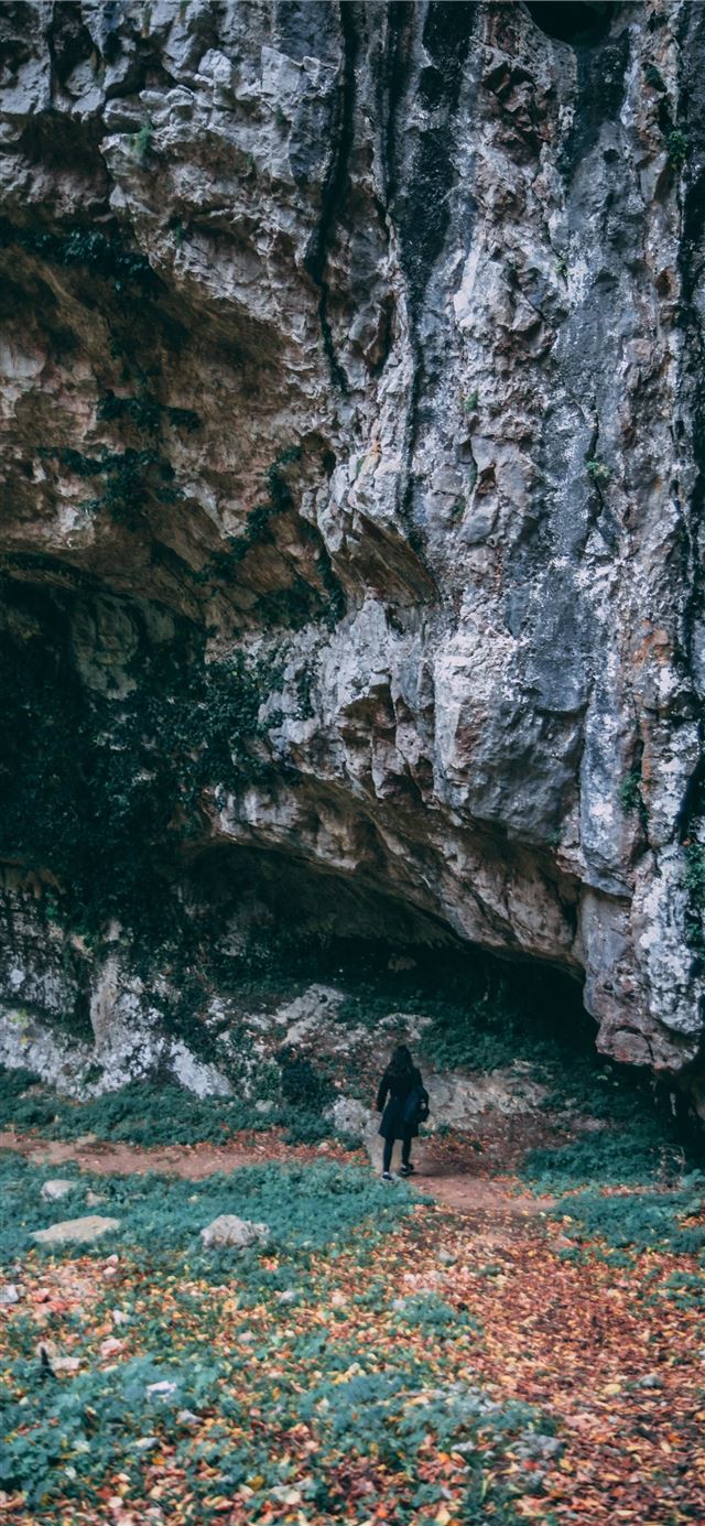 Batu Caves iPhone 11 wallpaper 