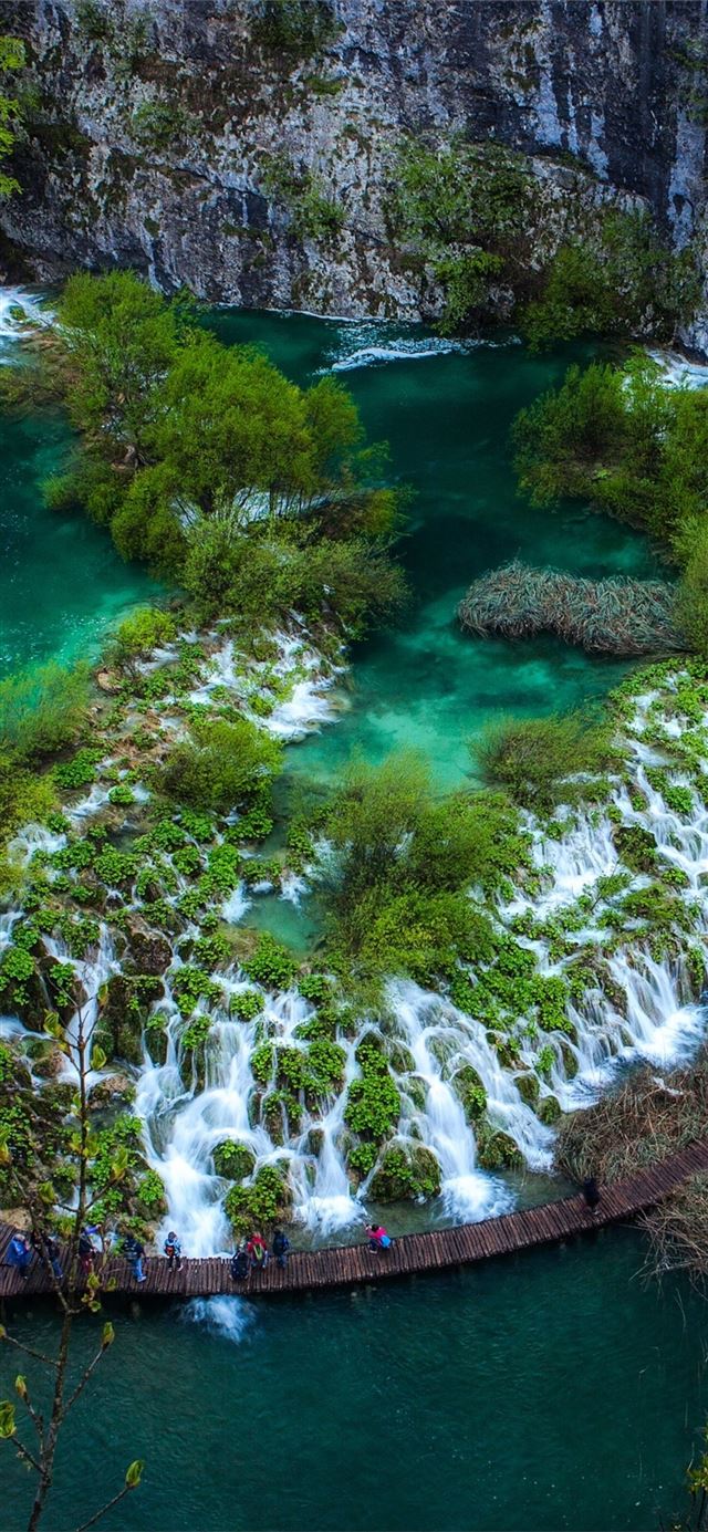 Croatia Plitvice Lakes National Park iPhone X wallpaper 