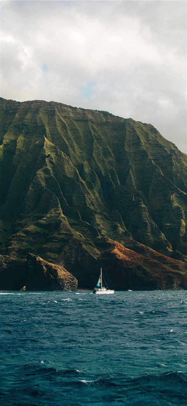 Hawaiian Travel Blogger's Travel Guide To Kauai iPhone X wallpaper 
