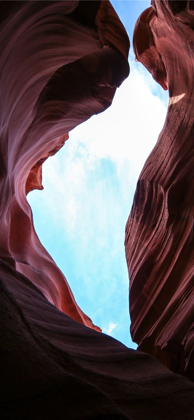in the heart of antelope canyon and background iPhone X wallpaper 