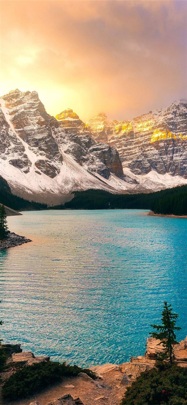 Moraine Lake Banff National Park sunset nature iPhone 11 wallpaper 