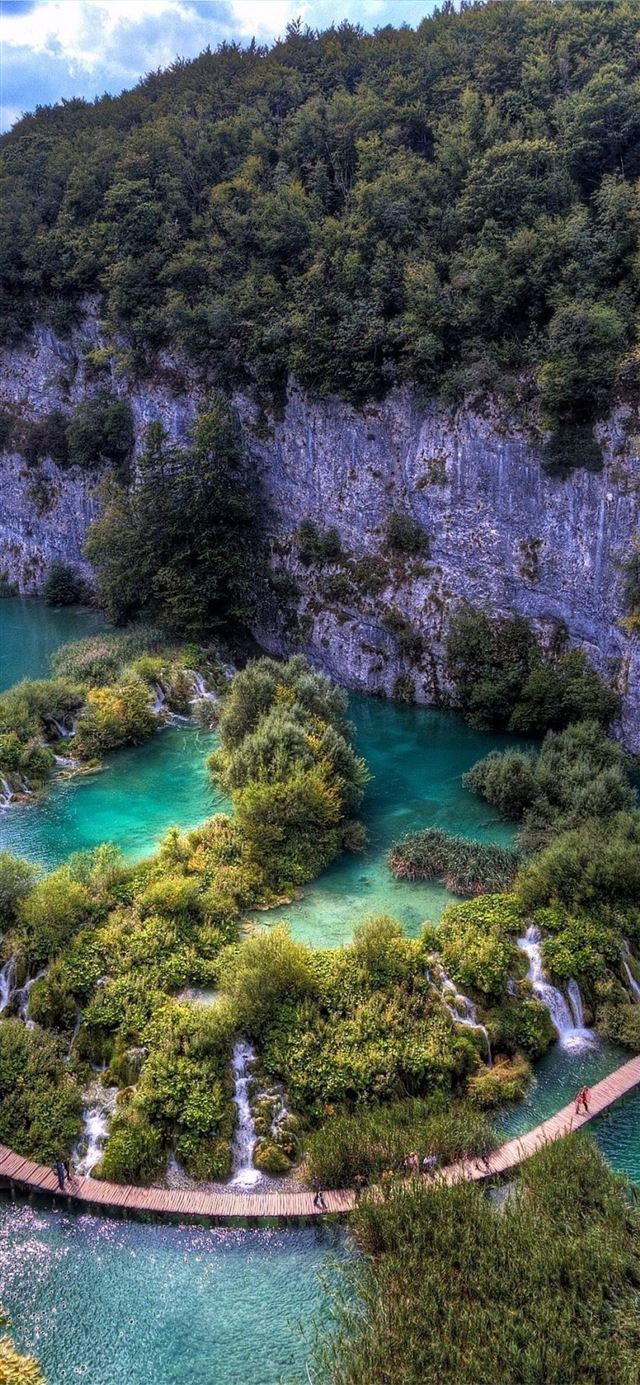 Plitvice Lakes National Park iPhone X wallpaper 