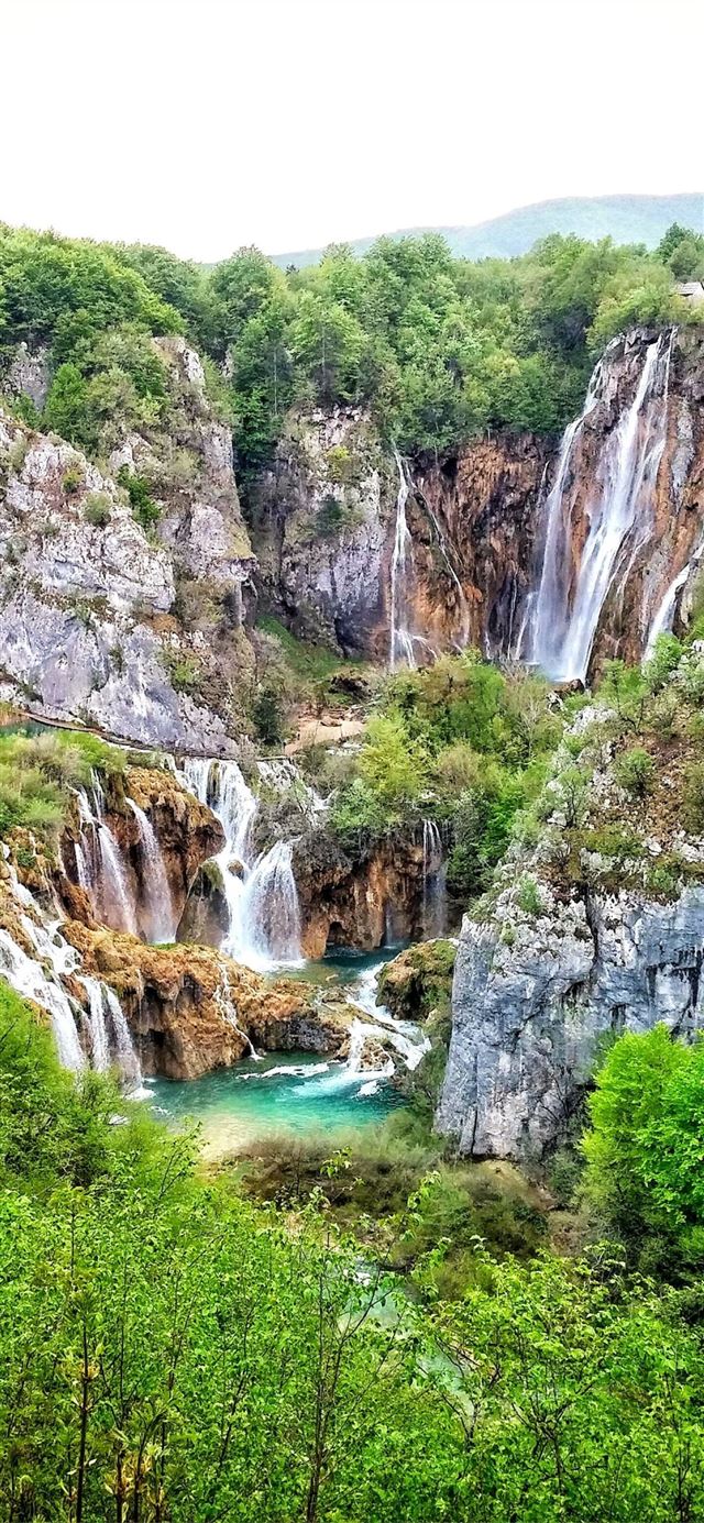 Plitvice Lakes National Park Croatia Mountain iPhone 11 wallpaper 