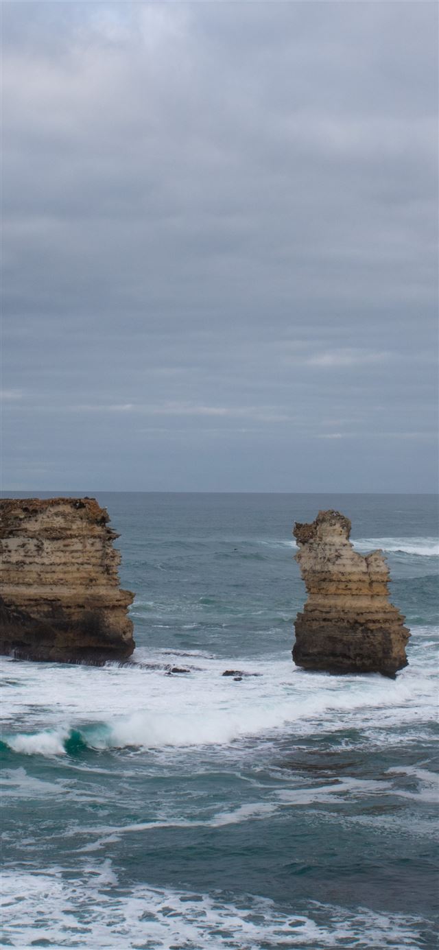 Sea sea waves The Twelve Apostles rocks iPhone 11 wallpaper 