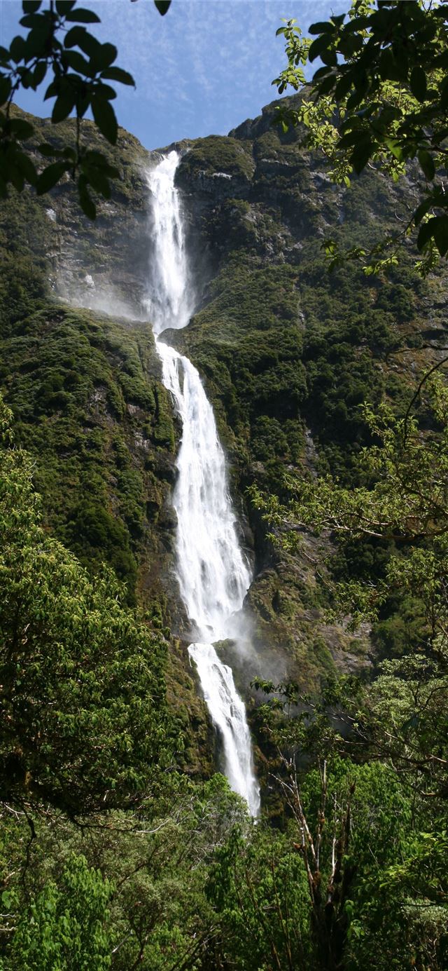 Sutherland Falls iPhone X wallpaper 