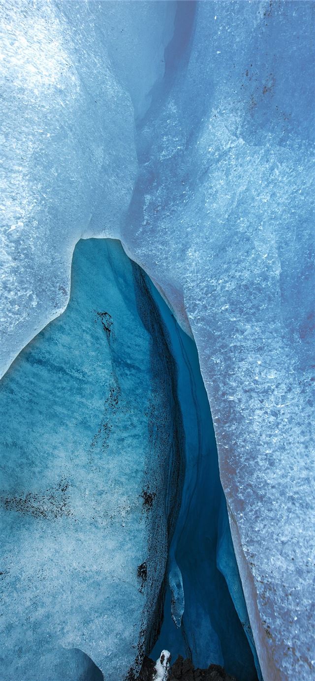 Vatnajokull Ice Caves iPhone 11 wallpaper 