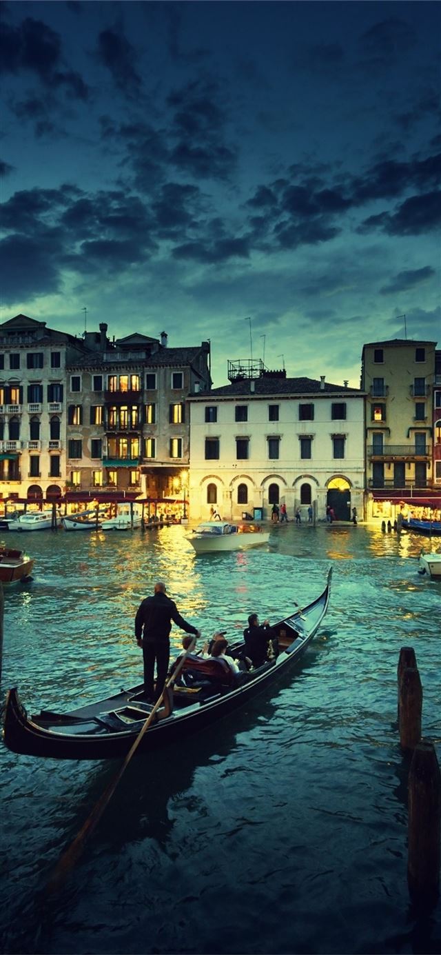 Venice Italy Boats Buildings Night iPhone 11 wallpaper 