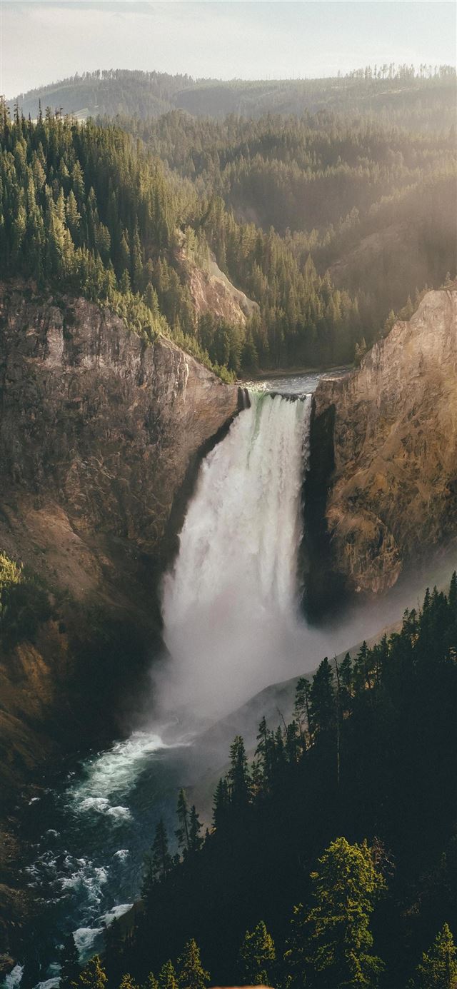 Yellowstone National Park iPhone X wallpaper 