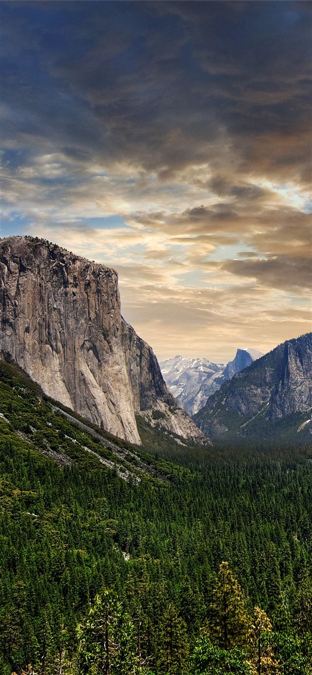 Yosemite Valley iPhone X wallpaper 