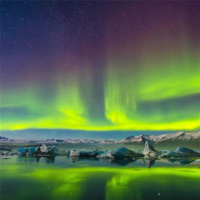 northern lights aurora bliss 4k iPad Air wallpaper 