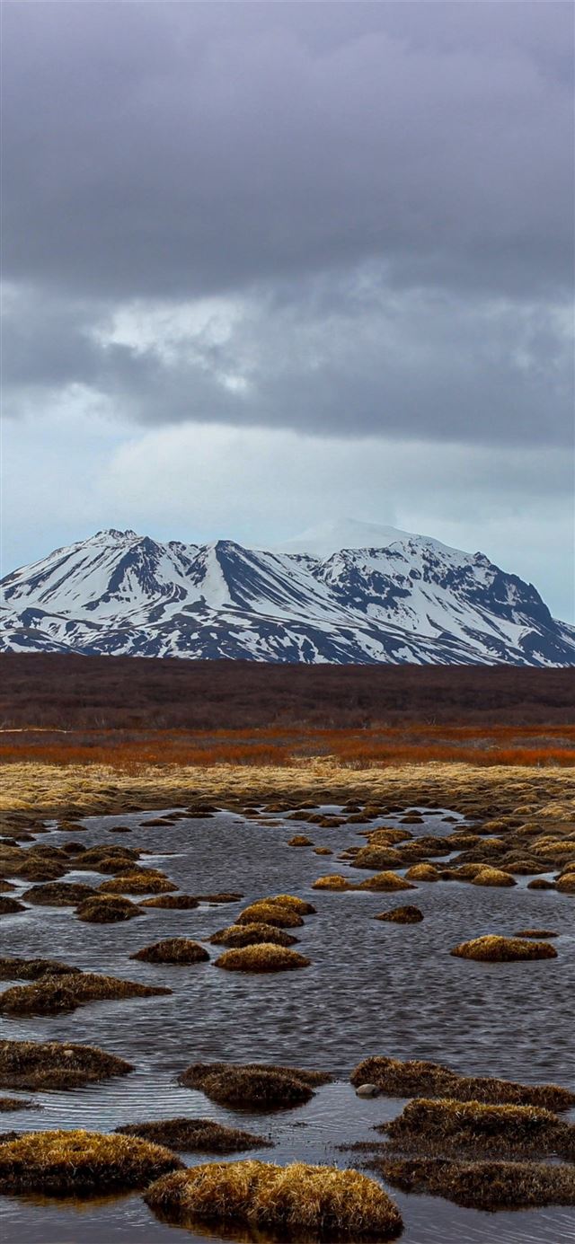 iceland brown gray mountains 4k iPhone X wallpaper 