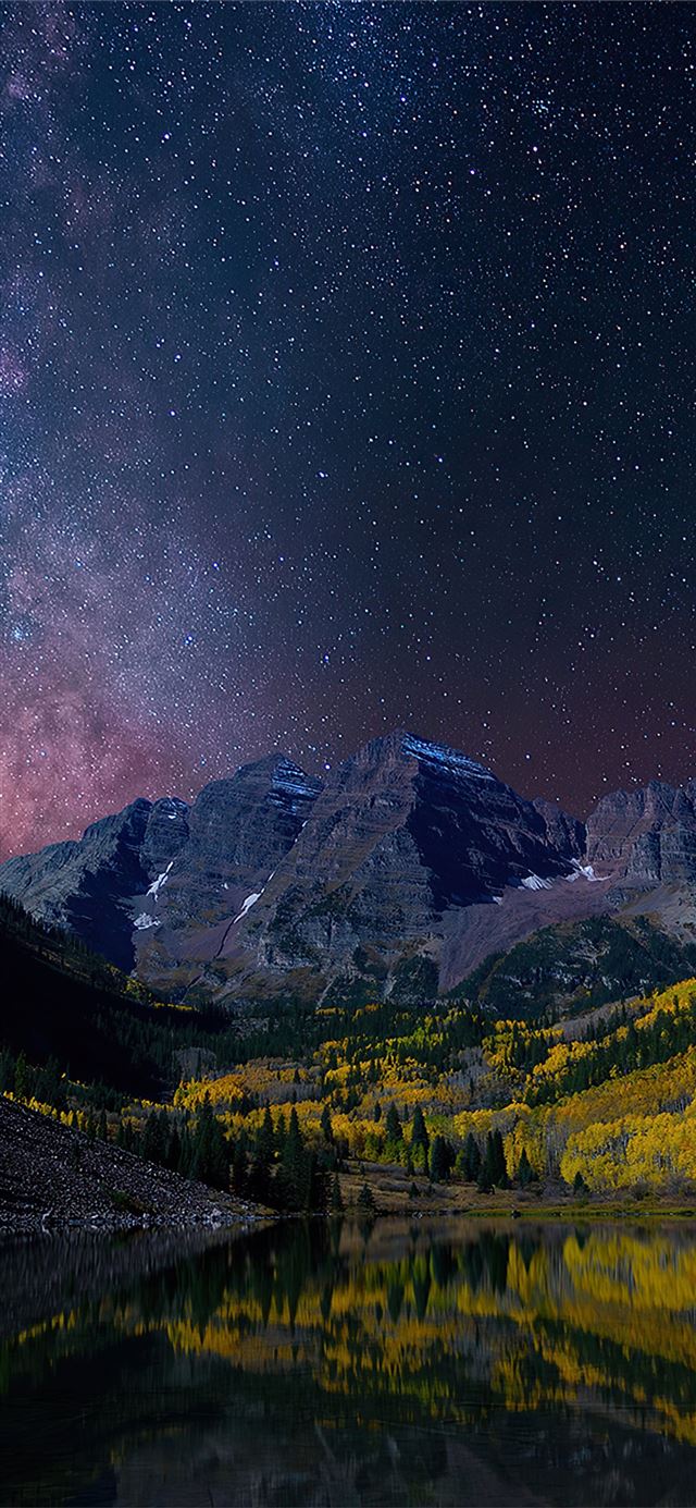 milky way on starry night landscape 4k iPhone 11 wallpaper 
